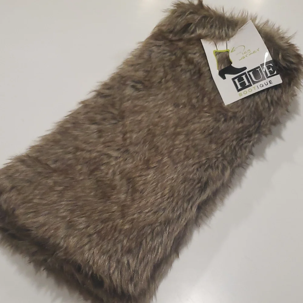 NWT HUE Faux Fur Leg Warmer